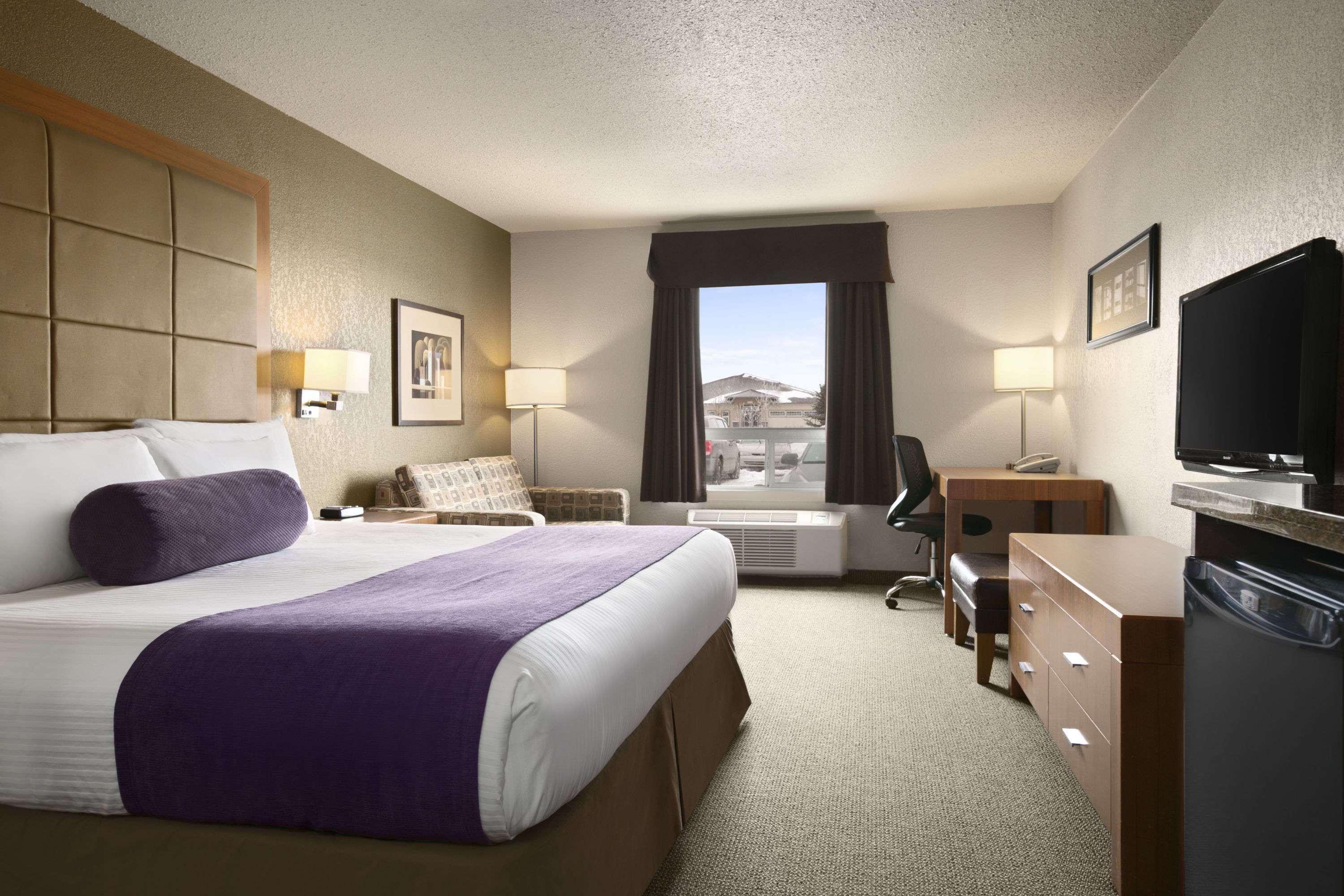 Days Inn By Wyndham Regina Exterior photo