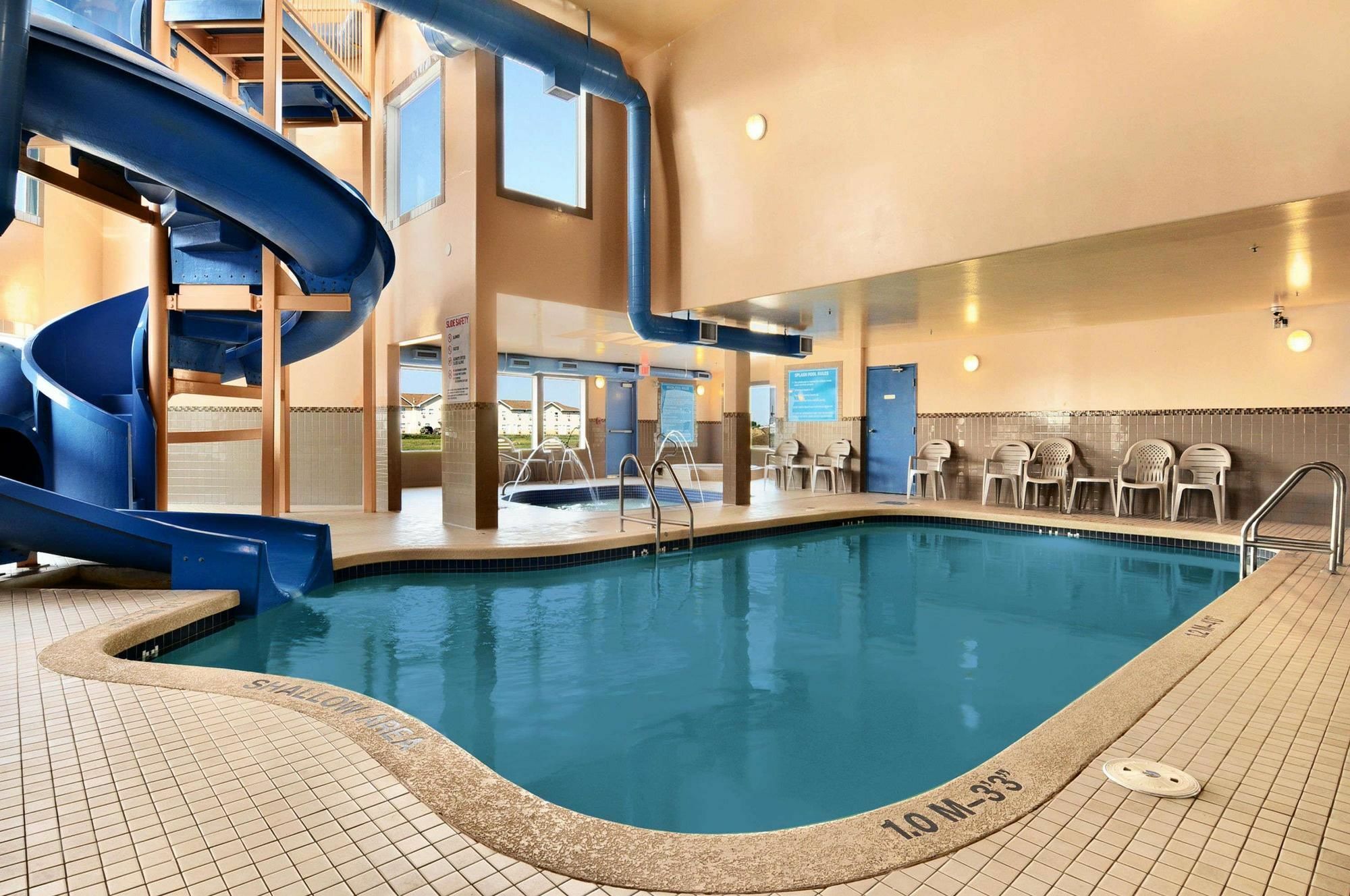 Days Inn By Wyndham Regina Exterior photo